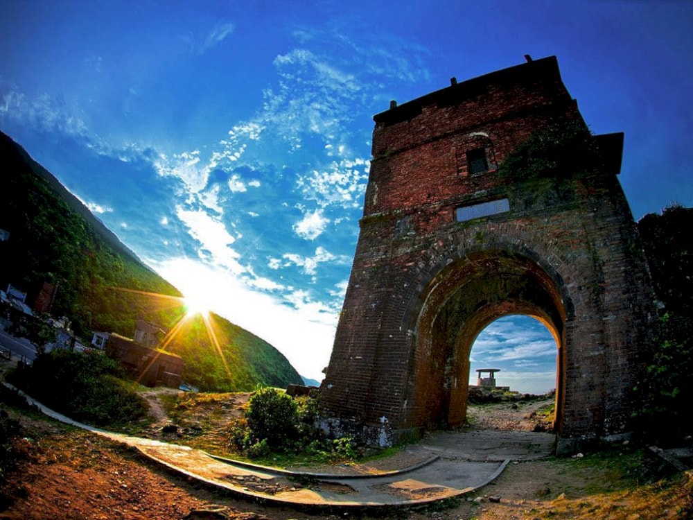 Hai Van Gate